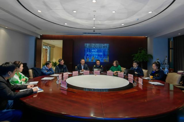 集團(tuán)董事長(zhǎng)肖厚忠等領(lǐng)導(dǎo)一行赴建誼集團(tuán)考察交流